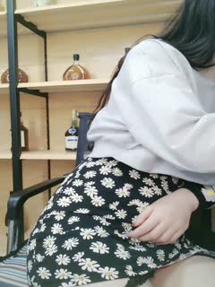 白嫩妹子就喜欢这种健壮的大叔